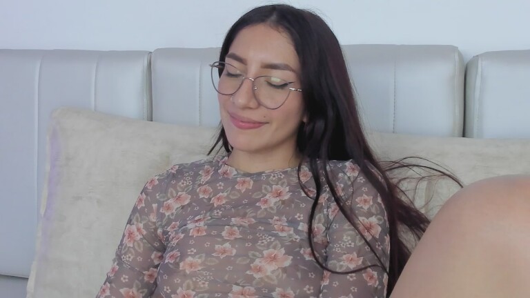 PaulinePeach's Streamate show and profile