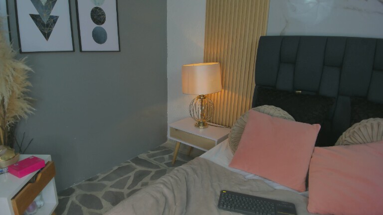 Violeta_Maddox's Streamate show and profile