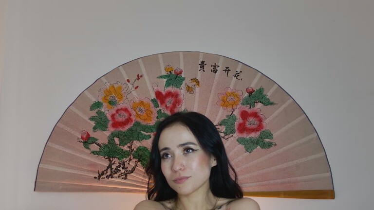 SweetSara33's Streamate show and profile