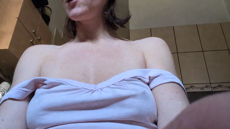 Sub_hairy_stepmommy's Streamate show and profile