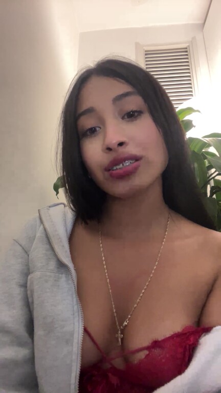 AlejandraSanz's Streamate show and profile