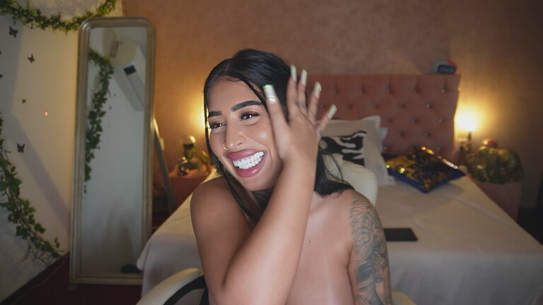 AARISS's Streamate show and profile