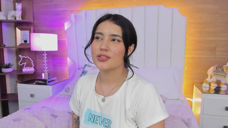 AriaSwan's Streamate show and profile