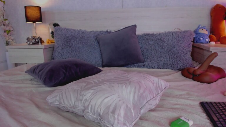 SamanthaaWoods's Streamate show and profile