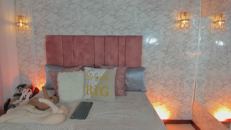 RebbecaWells's Streamate show and profile