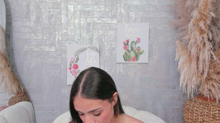 SaraBacker's Streamate show and profile