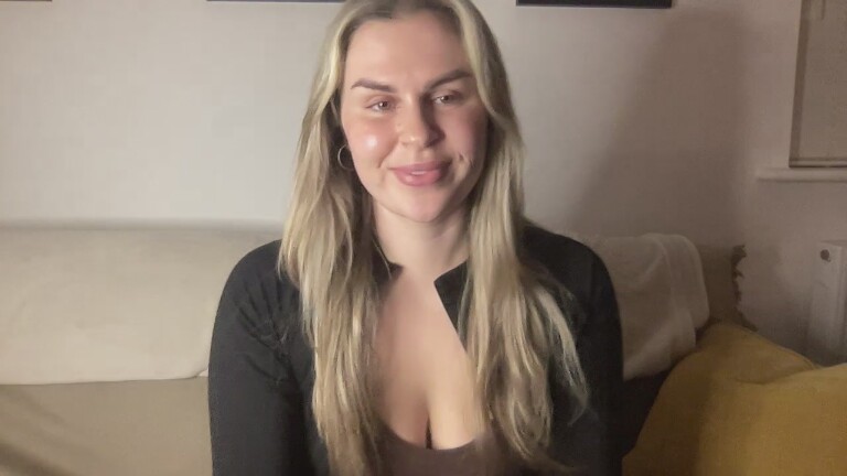 ClaraXVale's Streamate show and profile