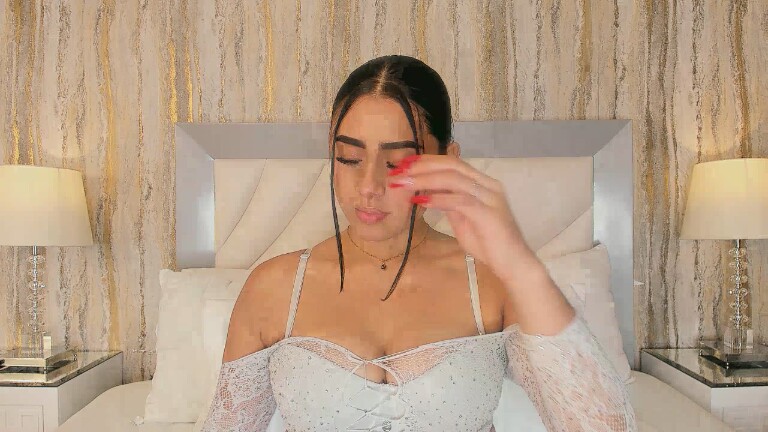 Sara_Hanniston's Streamate show and profile