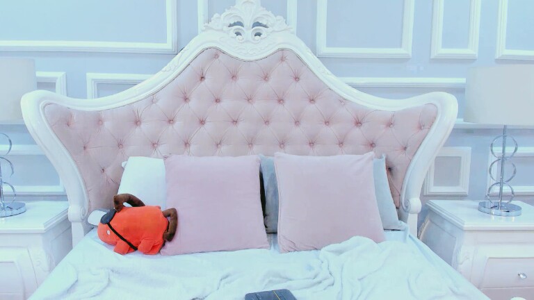 Alisha_Kitty's Streamate show and profile