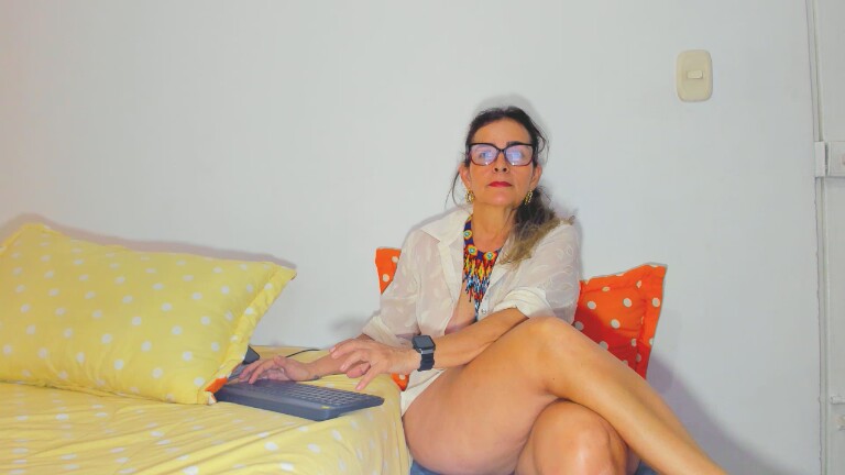 SexyLatinxs's Streamate show and profile