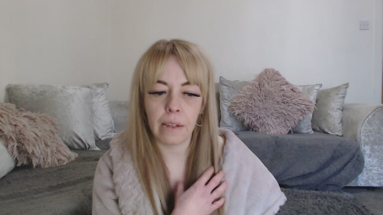 Unfaithful_Bella's Streamate show and profile