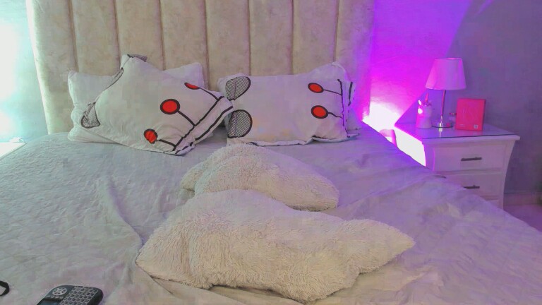 GABRIELAROSI's Streamate show and profile