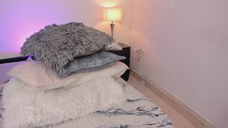 DakotaGreey's Streamate show and profile