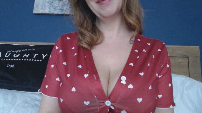 BustyBellaXoX's Streamate show and profile