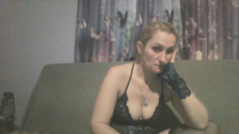 RANNIYA's Streamate show and profile