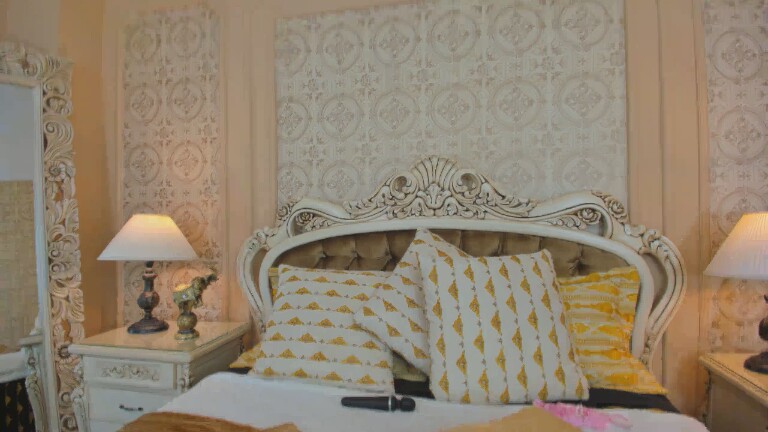 SimoneSimmons's Streamate show and profile