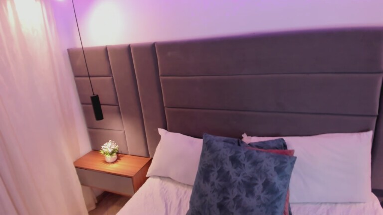 AriannaGray's Streamate show and profile