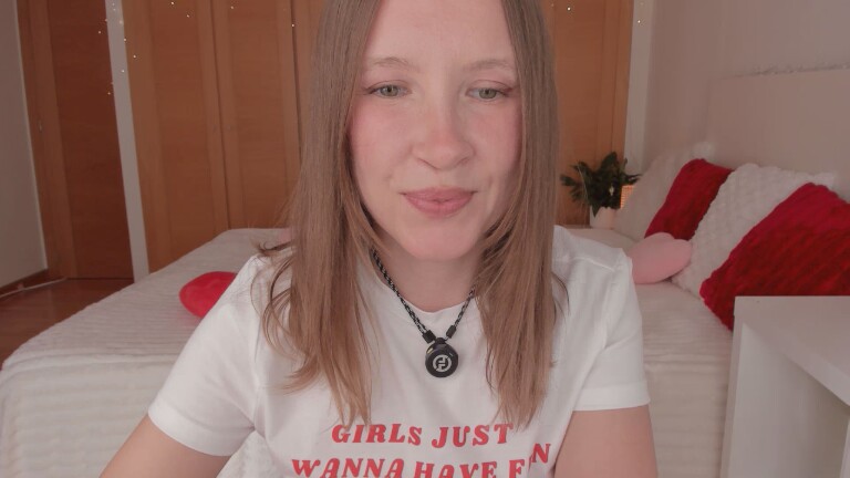 EmilyJune's Streamate show and profile