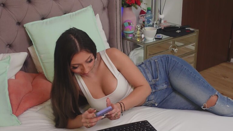 JenniferLovve's Streamate show and profile