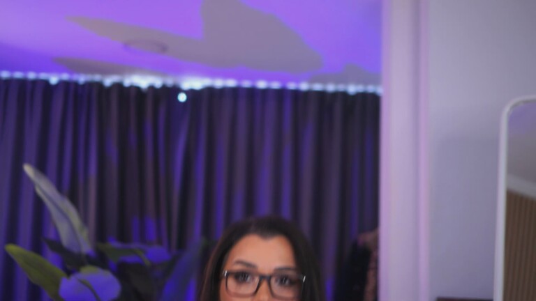 NaughtyyChloe's Streamate show and profile