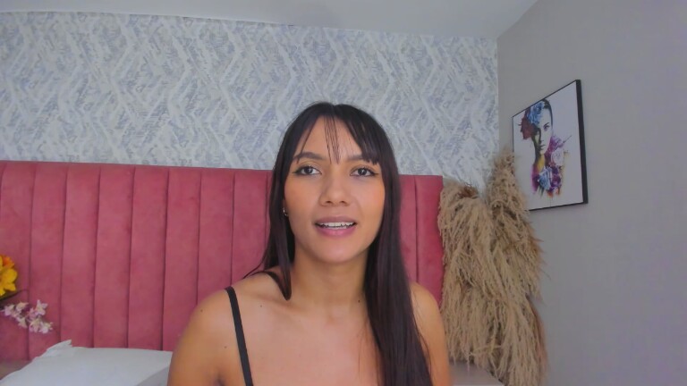 ThaniaHill's Streamate show and profile