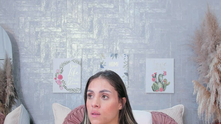 SaraBacker's Streamate show and profile