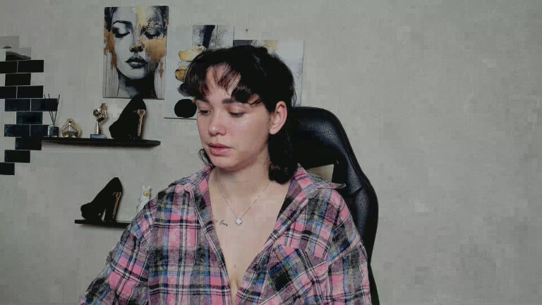 GlamNova's Streamate show and profile