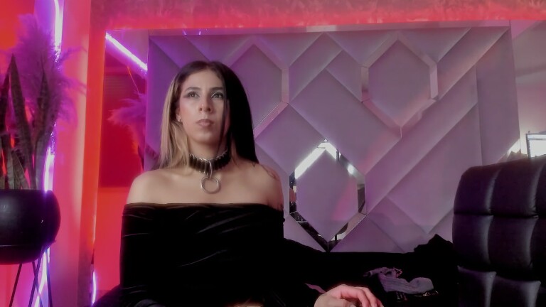 SaaraFoox's Streamate show and profile