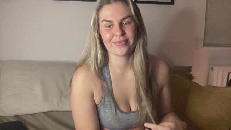 ClaraXVale's Streamate show and profile