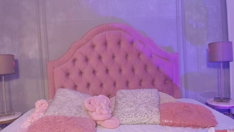 IsabellaWest's Streamate show and profile