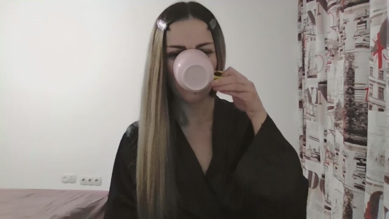 EMYILIA's Streamate show and profile