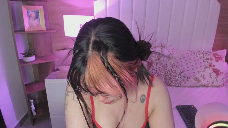 MaddieWaves's Streamate show and profile