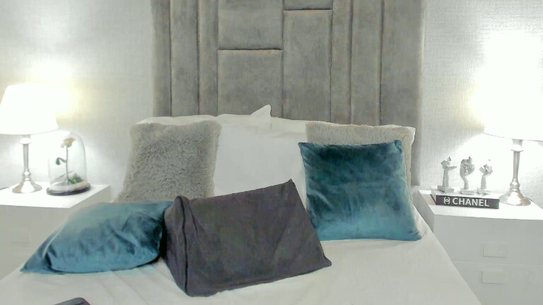 ZairaAbad's Streamate show and profile