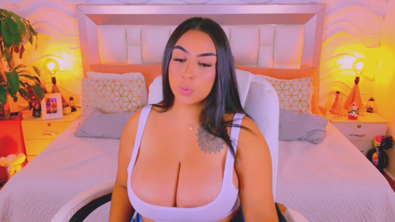 MartinaPiero's Streamate show and profile