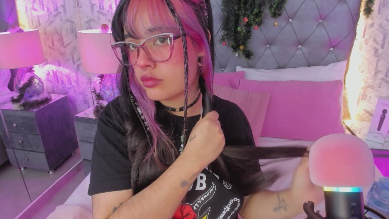 MaddieWaves's Streamate show and profile