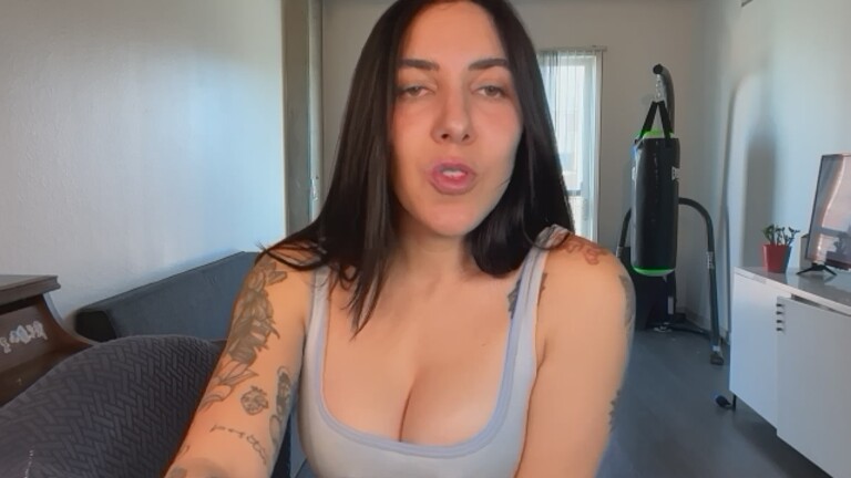 LolaThebaddie's Streamate show and profile