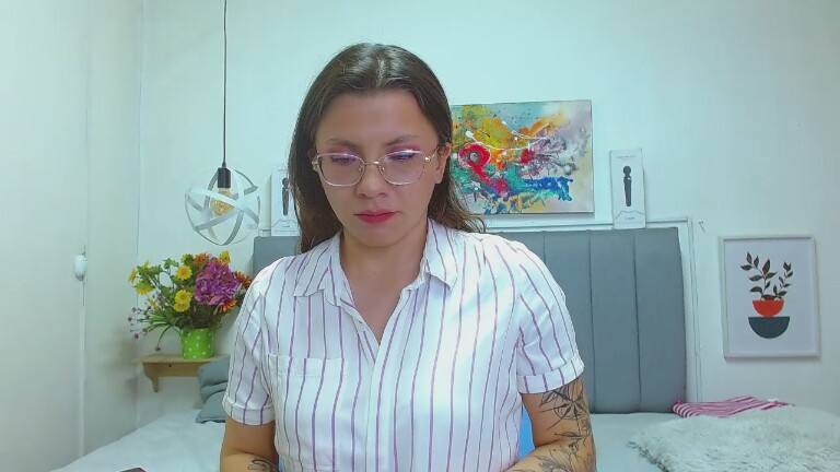 Lucia_s's Streamate show and profile