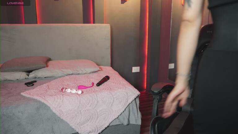 ZaraMiiuw's Streamate show and profile