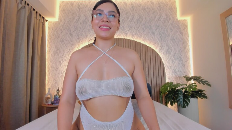 Annhya's Streamate show and profile