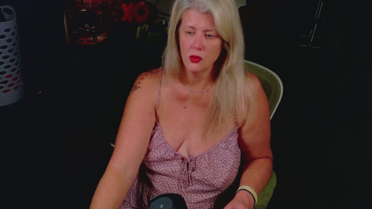 Alicescuriosity's Streamate show and profile