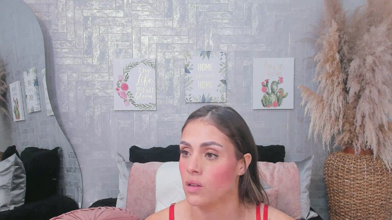 SaraBacker's Streamate show and profile