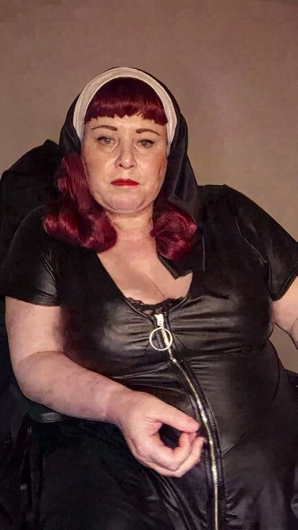 TheDevineMissDeviant's Streamate show and profile