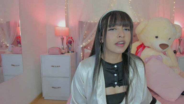 AlexandraWinterr's Streamate show and profile