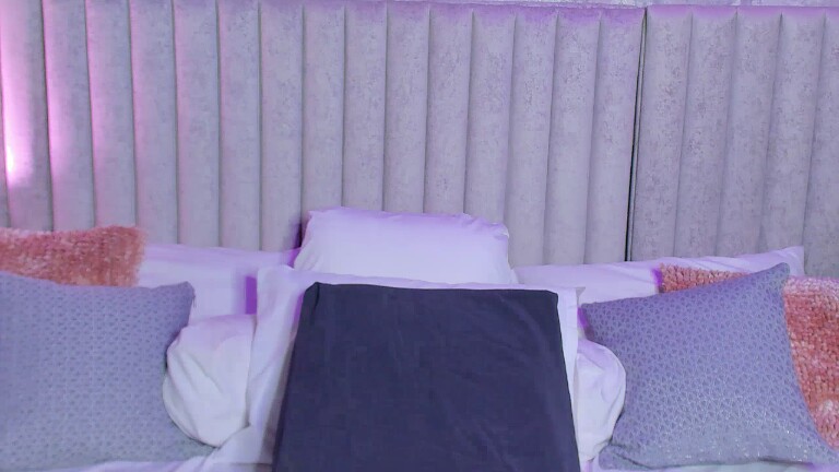 SamiLewis's Streamate show and profile