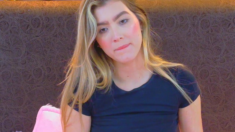 LauraFord's Streamate show and profile