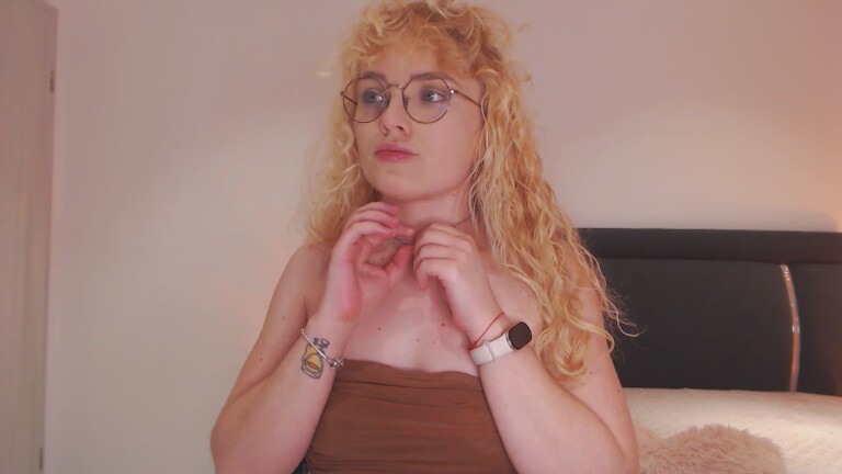 EVYE's Streamate show and profile