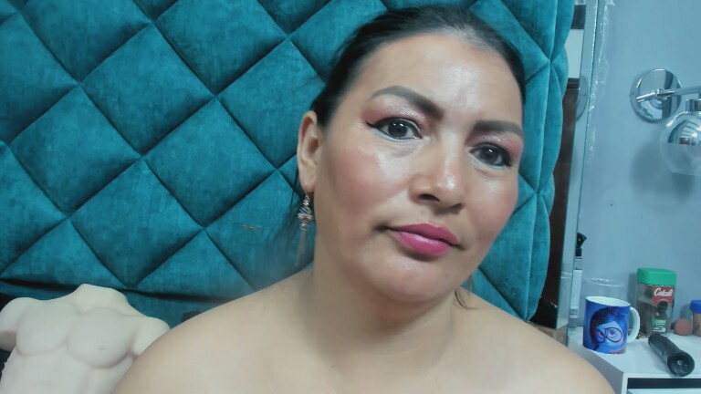 PENELOPELEWIS40's Streamate show and profile