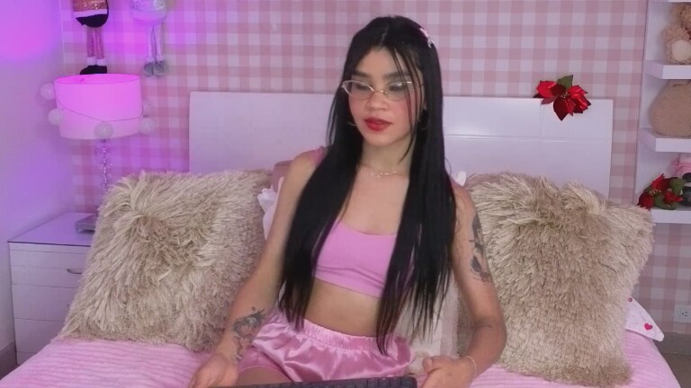 DafneJames's Streamate show and profile