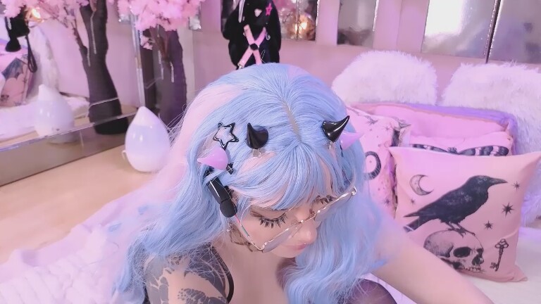 BizzyNoar19's Streamate show and profile