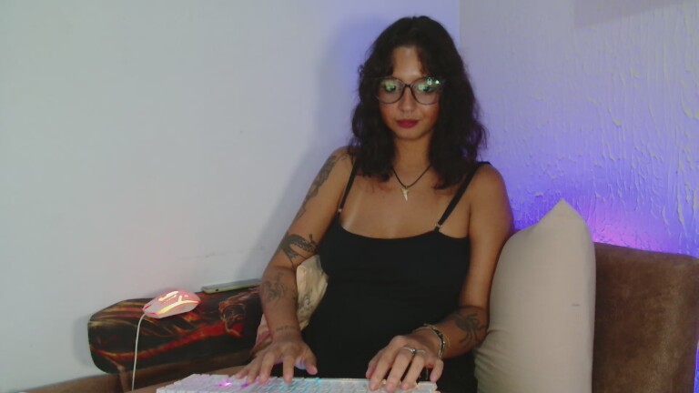 MyaMillor's Streamate show and profile